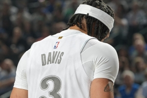 AI创作-浓眉：我在达拉斯找不到合适的房子 东契奇说他找了两三年