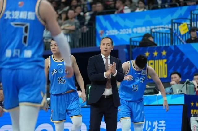 AI创作-CBA｜许利民：赵睿下场有望出战，曾凡博还未有明确复出时间表